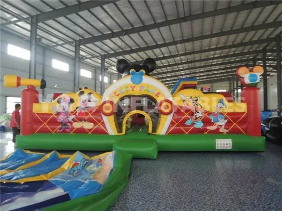 A Importância da Supervisão de Adultos nas Festas com Brinquedos Infláveis