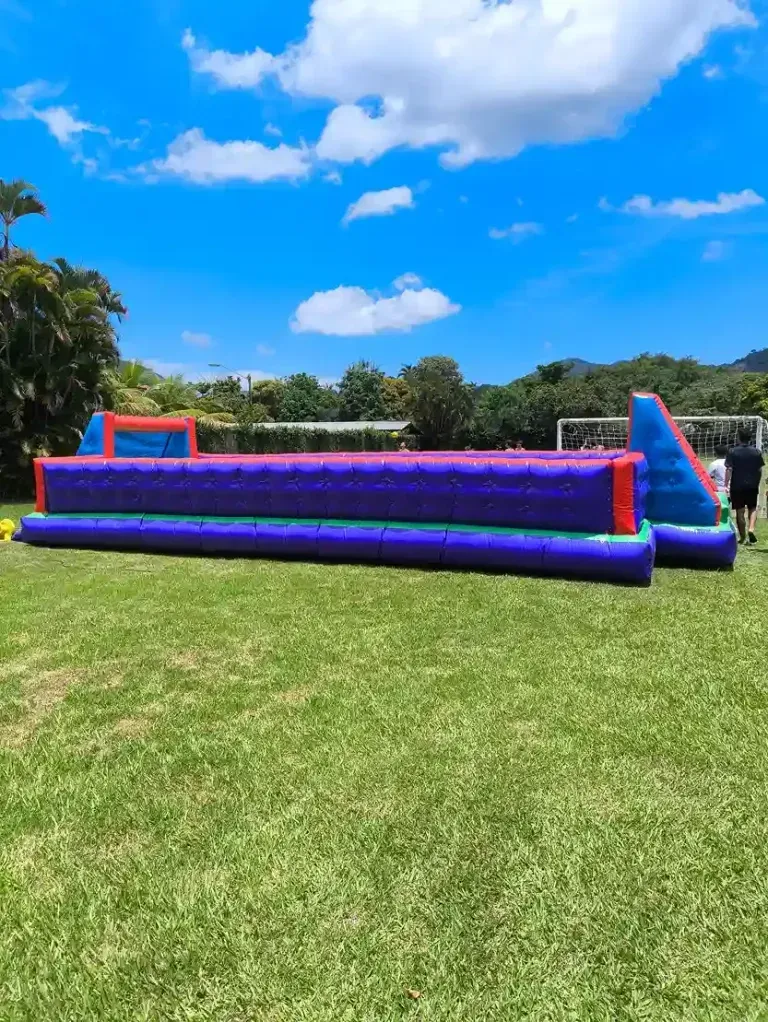 futebol de sabão 12x6m disponível para aluguel na Barra da Tijuca RJ