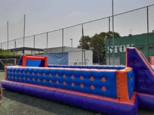 Futebol de sabão 10x5m disponível para aluguel na Aluguel de Sonhos