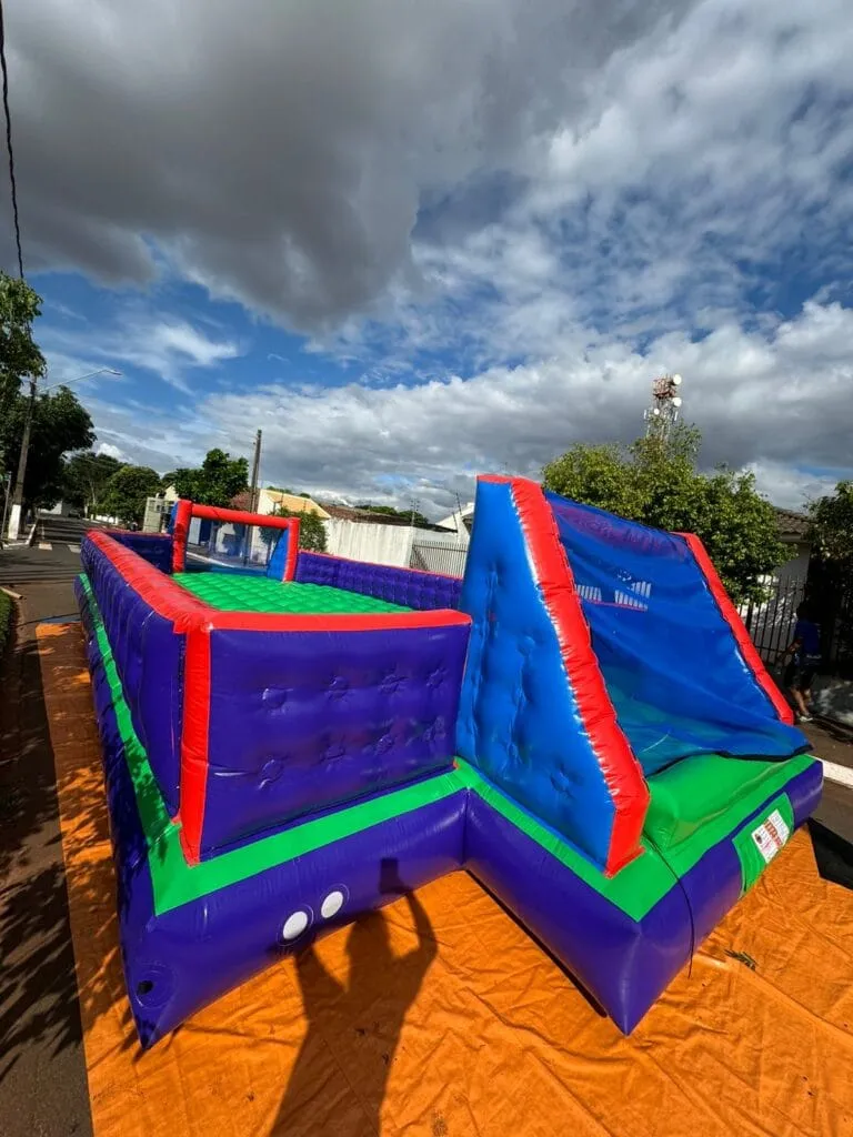 futebol de sabão 12x6m disponível para aluguel na Aluguel de Sonhos