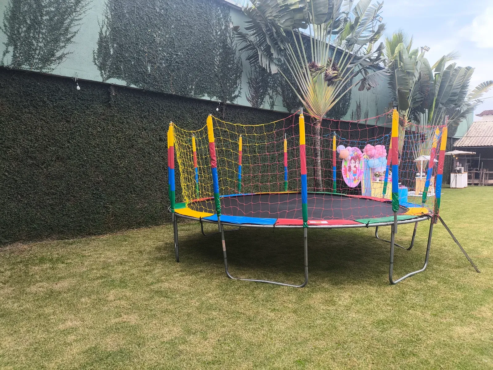 Pula pula gigante 4,27m para festa infantil no Rio de Janeiro — Aluguel de Sonhos